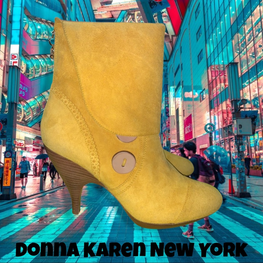 Woman's Y2K DKNY Booties,Bright Mustard Color,Suede, with Wooden Heel,Sz 8